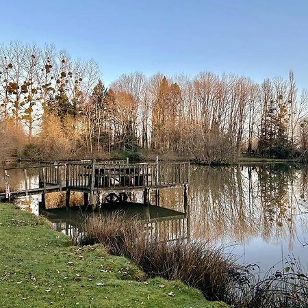 Maison Paisible Avec Lac Prive Secondigny Buitenkant foto