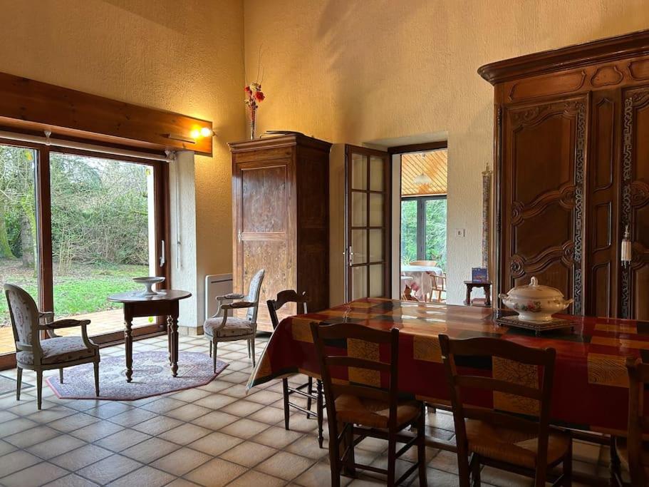 Maison Paisible Avec Lac Prive Secondigny Buitenkant foto