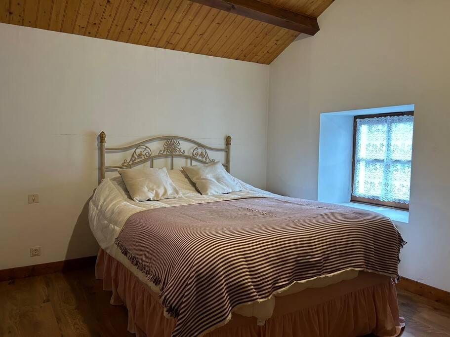 Maison Paisible Avec Lac Prive Secondigny Buitenkant foto