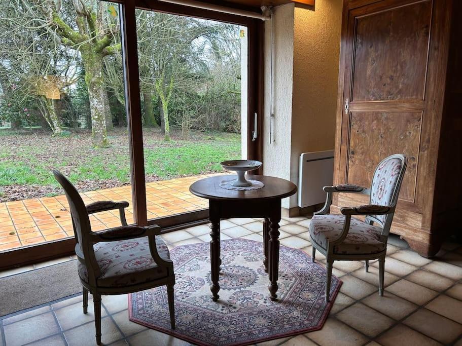 Maison Paisible Avec Lac Prive Secondigny Buitenkant foto