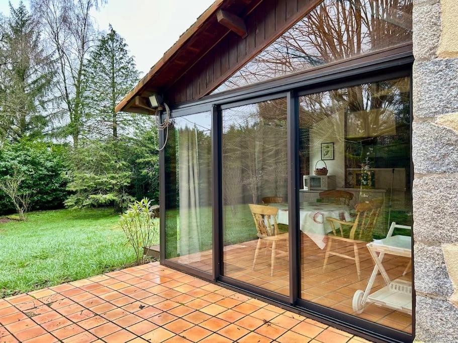 Maison Paisible Avec Lac Prive Secondigny Buitenkant foto