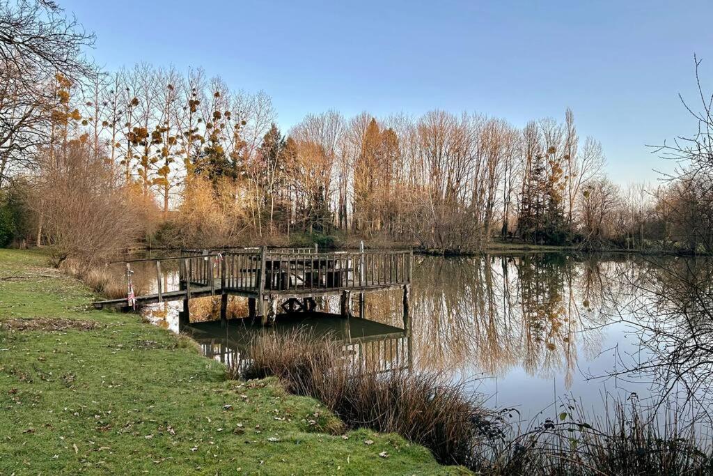 Maison Paisible Avec Lac Prive Secondigny Buitenkant foto